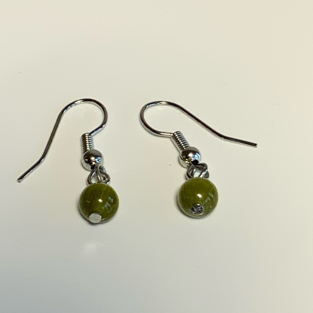 Earrings Green Cat’s Eye Glass Beads Silver Tone Dangle Lightweight